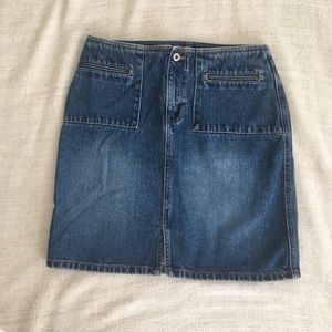 EUC Classic Vintage Gap size 4 Denim skirt!